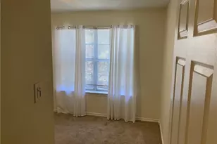 31 High St, East Hartford, CT 06118 - Photo 9