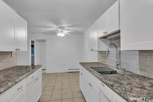1218 Middle Turnpike W, Manchester, CT 06040 - Photo 7