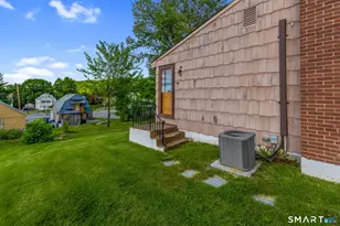 129 Westwood Ave, Plainville, CT 06062 - Photo 17