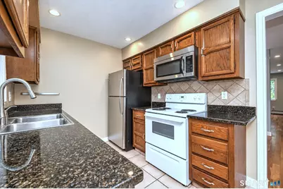 134 Foxwood Close #134, Milford, CT 06461 - Photo 9
