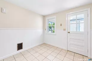 21 Monroe St, North Haven, CT 06473 - Photo 9