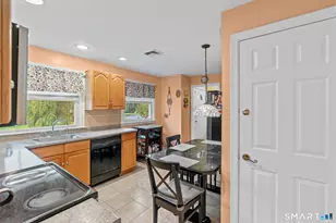 1781 Litchfield Turnpike, Woodbridge, CT 06525 - Photo 9