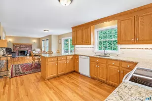 811 Lake Dr, Guilford, CT 06437 - Photo 13