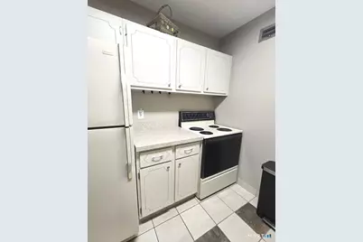 292 Pequot Avenue #E4, New London, CT 06320 - Photo 17