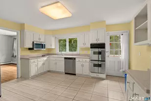 113 Dogwood Ln, Stamford, CT 06903 - Photo 15