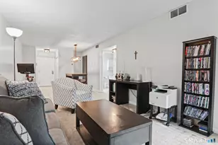 35 Woodsedge Dr, Newington, CT 06111 - Photo 7