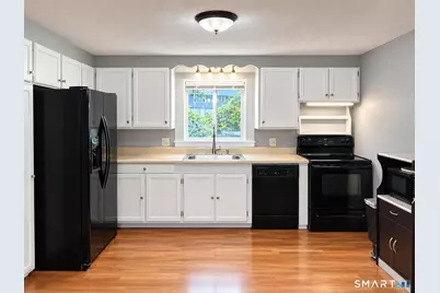 24 Avon Street, Enfield, CT 06082 - Photo 3