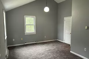 24 Avon St, Enfield, CT 06082 - Photo 11