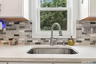 25 California St, West Haven, CT 06516 - Photo 11