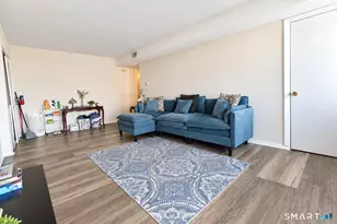 27 Redwood Dr, East Haven, CT 06513 - Photo 3