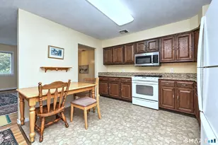 27 Platt Ave, West Haven, CT 06516 - Photo 9