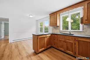 15 Sapphire St, Enfield, CT 06082 - Photo 5