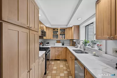 65 West Shepard Avenue, Hamden, CT 06514 - Photo 9
