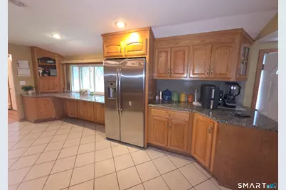 8 Matthew Road, East Hartford, CT 06108 - Photo 11