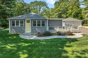 41 Maple St, Stonington, CT 06378 - Photo 3