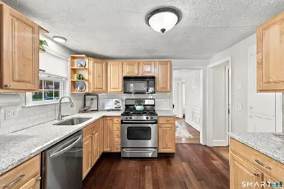 11 Farnham Road, West Hartford, CT 06119 - Photo 13