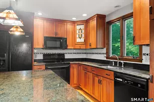 78 Rambling Rd, Vernon, CT 06066 - Photo 3