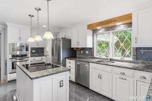 87 Phoenix Dr, Groton, CT 06340 - Photo 7