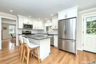 71 Country Rd, Fairfield, CT 06824 - Photo 15