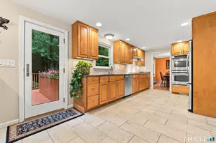 28 Springbrook Rd, Avon, CT 06001 - Photo 9