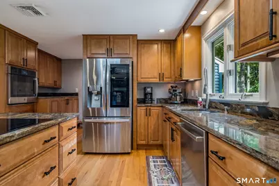 44 Brookmoor Road, Avon, CT 06001 - Photo 7