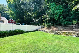 136 Hillside Ave, Shelton, CT 06484 - Photo 23