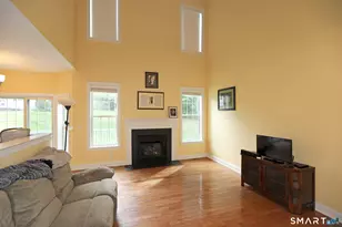42 Marble Faun Ln, Windsor, CT 06095 - Photo 5