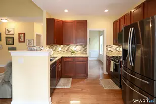 42 Marble Faun Ln, Windsor, CT 06095 - Photo 3
