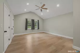 520 Boston Post Rd, Waterford, CT 06385 - Photo 17