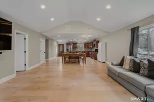 520 Boston Post Rd, Waterford, CT 06385 - Photo 13