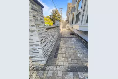 136 Washington Terrace, Bridgeport, CT 06604 - Photo 3