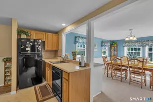 129 Montemerlo Ave, Windsor Locks, CT 06096 - Photo 11