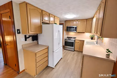 3 Sun Street, Enfield, CT 06082 - Photo 3