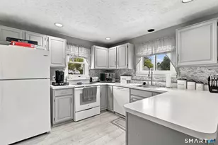 237 Chestnut Hill Ave, Waterbury, CT 06704 - Photo 5