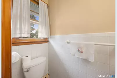 203 Fairlane Drive, Wethersfield, CT 06109 - Photo 19