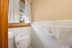 203 Fairlane Dr, Wethersfield, CT 06109 - Photo 19