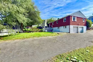 406 Lakeside Dr, Bridgeport, CT 06606 - Photo 15