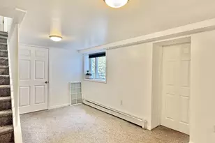 406 Lakeside Dr, Bridgeport, CT 06606 - Photo 11