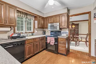 11 Redwood Cir, Shelton, CT 06484 - Photo 5