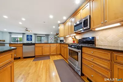 72 Sutton Drive East, Stamford, CT 06906 - Photo 17