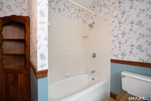 60 Bainbridge Rd, West Hartford, CT 06119 - Photo 19