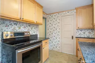 60 Bainbridge Rd, West Hartford, CT 06119 - Photo 21