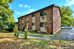 31 Kay Ln, Waterbury, CT 06708 - Photo 3