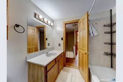 160 Mohawk Drive, East Hartford, CT 06108 - Photo 25