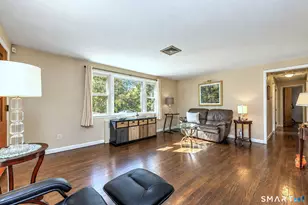 51 Meadow Park Dr, Milford, CT 06461 - Photo 9