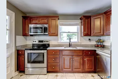 35 Helaine Road, Manchester, CT 06042 - Photo 5