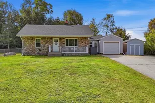 7 Rock Ridge Rd, Waterford, CT 06385 - Photo 1
