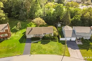 292 Tumblebrook Rd, Meriden, CT 06450 - Photo 5