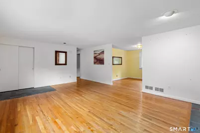 83 Richmond Lane, West Hartford, CT 06117 - Photo 3