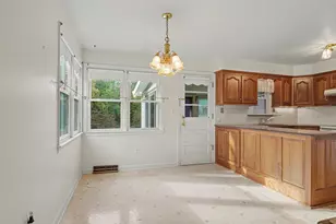 7 Clearview Dr, Woodbridge, CT 06525 - Photo 11